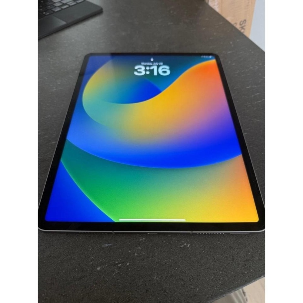 Apple iPad Pro 12.9" (6th Gen, A2764) 256GB Wi-Fi
